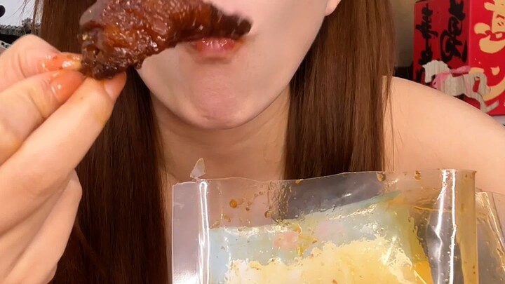 #Chili-Oil Chicken Feet Wang Xiaolu’s chicken feet fall off the bone with just a lick, drenched in a