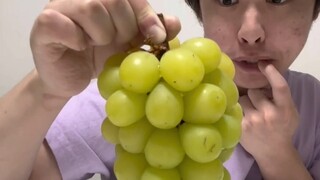 Đánh giá hài hước, vui nhộn thú vị.