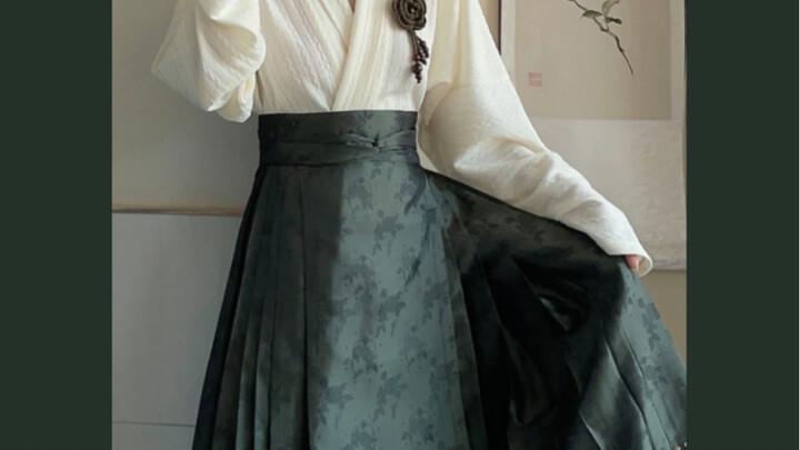 Không ngờ người hợp với váy mãn diện lại chính là nó?