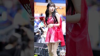 날아온 배구공에 깜짝! #이주은 #치어리더