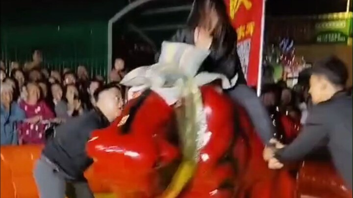 BYD, sekarang benar‑benar melesat naik, ya!