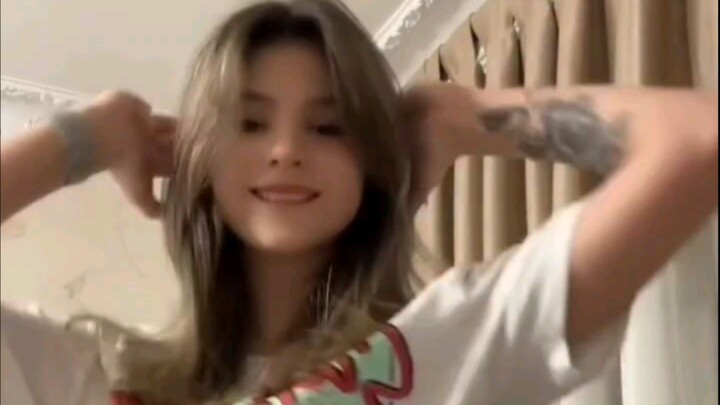 bahan cr*t cewe versi sicantik dwn bening part 6