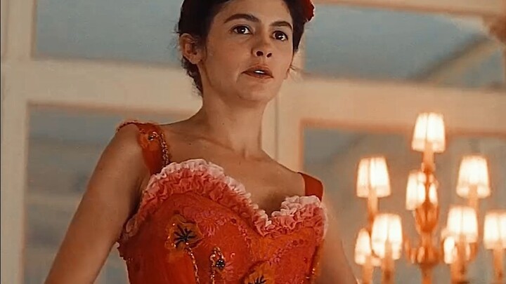 孤儿院中长大成人，酒吧卖唱遇到转折，情路坎坷终成名人