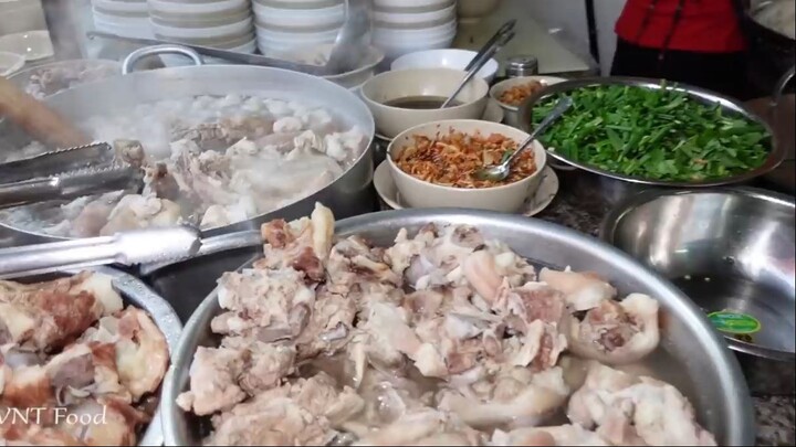 Lạ lùng Tô Hủ Tiếu Đuôi Heo 80K _bự tổ chảng_ hơn 20 năm ở Thủ Đức