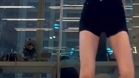 Đây thực sự là một bài hát mùa hè tươi mát khiến tôi vui vẻ khi nhảy theo!! "Very Busy - Biên đạo bở