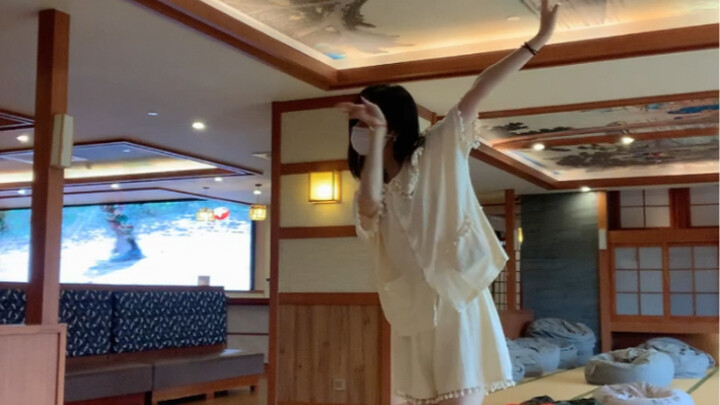 اليوم هو "أغنية المدينة الصغيرة"