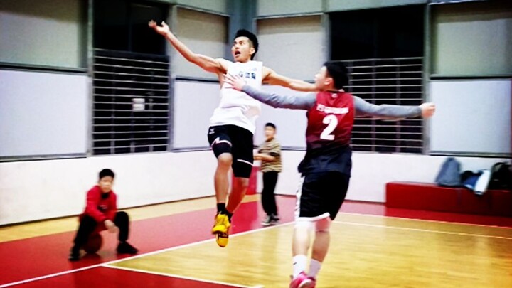 [Brother Jun] Black stockings on the sidelines, playing basketball like ____