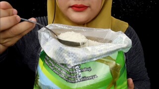 ASMR RAW RICE EATING |hantu mau ikut asmr 😵😵😵MAKAN BERAS MENTAH PAKE CENTONG|ASMR INDONESIA