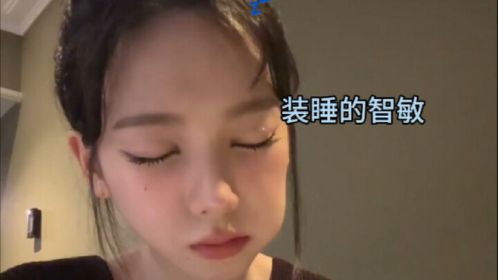 Đông Đông muốn hai người Yu Ning tiết lộ trước tình tiết, phản ứng của Yu Ning đáng yêu quá!