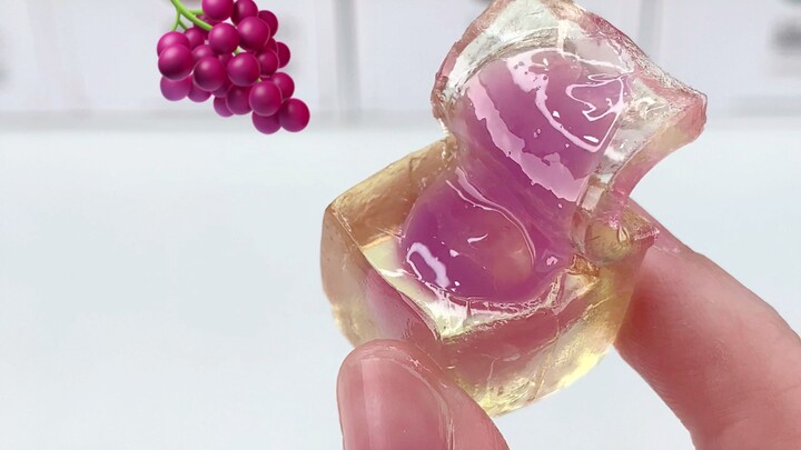 I was totally blown away by the wedding candies at my older female cousin’s wedding 🌺!!!