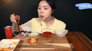 Burger 3 vị, mực chiên, khoai chiên và gà viên chiên cuối #amthuc