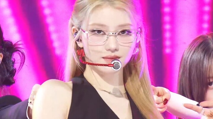 Kep1er's latest comeback track "KILLA" performance stage from April 26, 2024