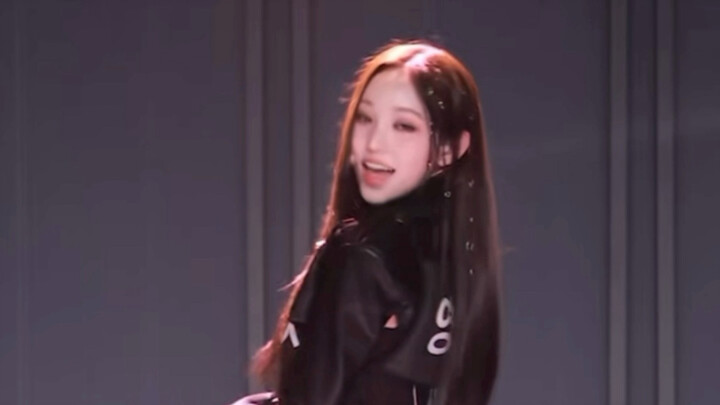 Li Rongshu performed "Tomboy" on HYBE's girl group audition—she was only 17 years old at the time.