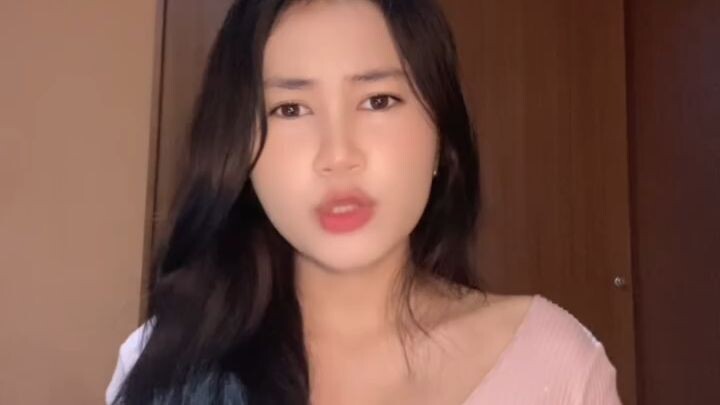 Ditahan sama tangan