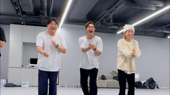 【SUPER JUNIOR】[THE SHOW : Th3ee Guys] D-4🕺