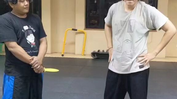 tutorial melawan begal berpisau