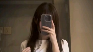 الجلد الأبيض الذي يضغط على اللحم هو الأكثر جاذبية