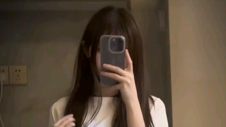 الجلد الأبيض الذي يضغط على اللحم هو الأكثر جاذبية