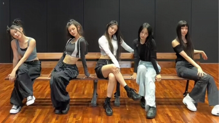 【NewJeans】Compilation of dance practice clips for "Attention," "Hype Boy," and "Cookie"—the choreogr