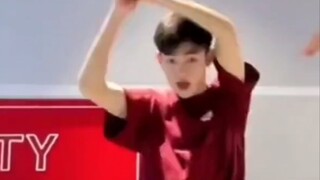 Zhang Hao dari Boys Planet mengcover lagu "Yes or Yes" dan "Lovesick Girls." Video dance girl grup K