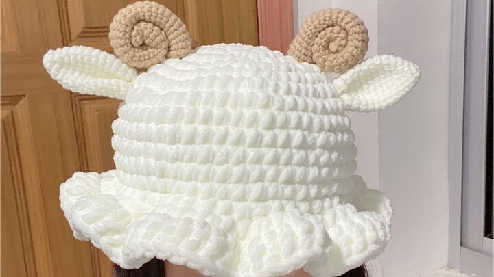 Zhang Xiaoxin – Crochet Tutorial for the Horned Hat, Part 1