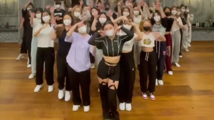 Koreografer YGX Lee Jung DUMB DUMB