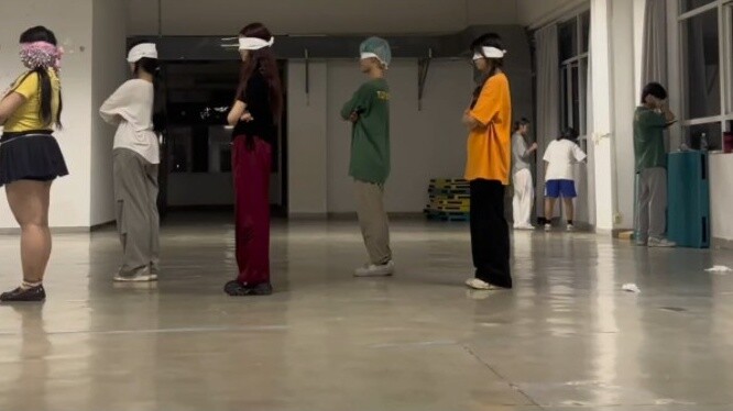 [Tantangan Penutup Mata] Tidak ada yang lebih baik dalam meraih c selain dia...