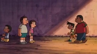 Doraemon: Chú Bé Mập Xanh đang đi nghỉ và Nobita được Hổ Béo và Suneo bảo vệ