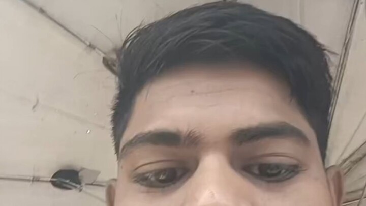 मैं तीन चार लड़कियों से बात करता हूं यह बात मुझे खुद को नहीं पता थी मेरी गर्लफ्रेंड बता रही थी 😂😂