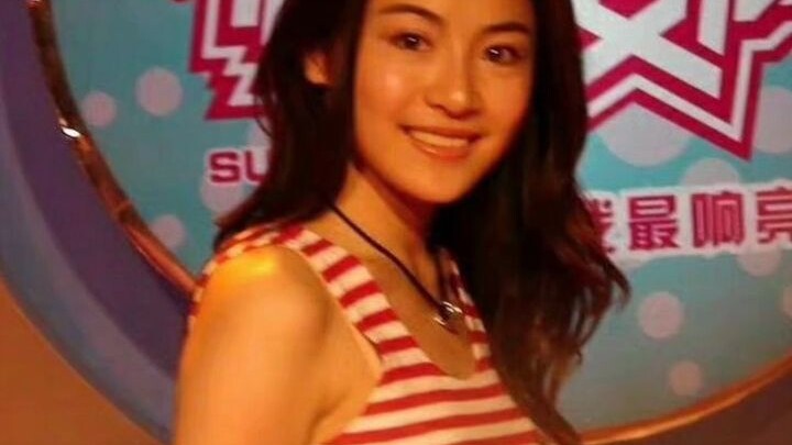 เมื่อก่อนดูเหมือนจางป๋อจือจริงๆ ตอนนี้ค่อยๆ มีสไตล์เป็นของตัวเองแล้ว