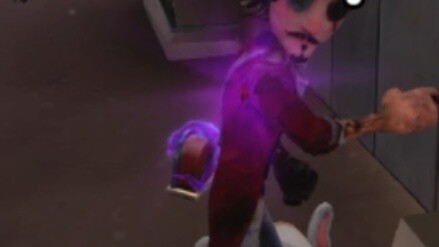 Dasinya dimasukkan ke mulutnya lalu dimuntahkan?