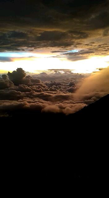 Di atas langit masih ada langit