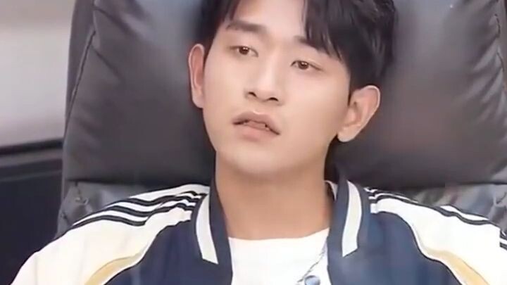 โจวหางย้อนเวลากลับมาเกิดใหม่พร้อมระบบ