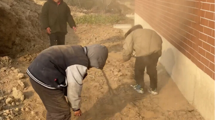 Every time we went out to play, we’d come back covered in dirt—now that’s childhood joy!