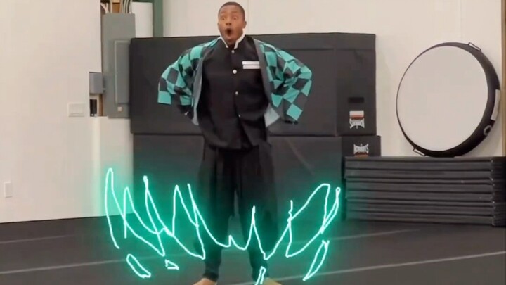 “出场自带特效”