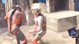 Hậu trường quay Ultraman: Cảnh cháy nổ thật sự ở hậu trường, sự vất vả của các diễn viên mặc vest da