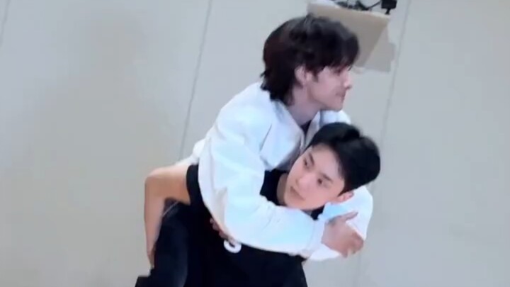 Hoshi, Min Kyu, dan Miki telah mengguncang Thunder! Masih bayi kecil yang dulu selalu dipangku oleh 