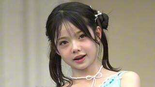 [Panggung][4K] Siapa yang dapat menolak tatapan mata Reina?