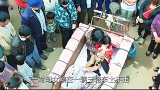 一对母女赖在三轮车上不走，甚至撒尿都在车上解决！一口气看完高分电影《我的脚》！