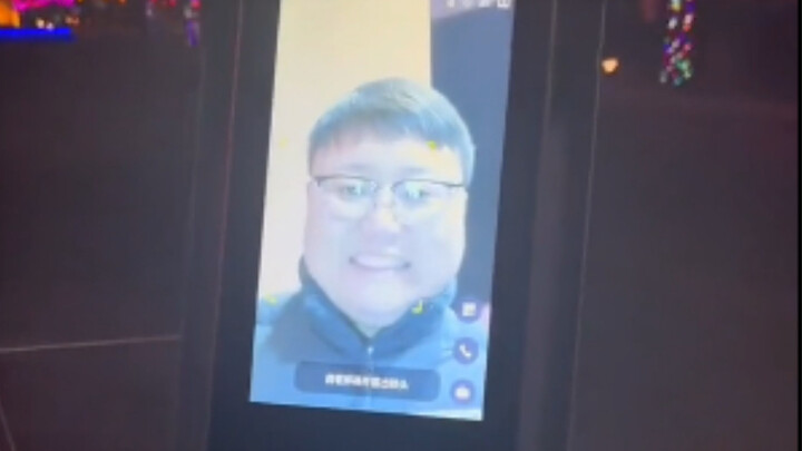 Tôi phải mỉm cười khi đi làm