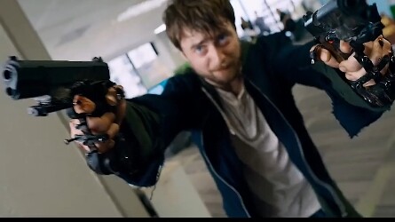 รู้ไหม? นักเล่นคีย์บอร์ดถูกแปลงมือทั้งสองข้างเป็น "หมาป่าทองคำ" และถูกดึงเข้าสู่การถ่ายทอดสดความตายท