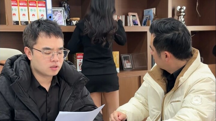 Để giảm chi phí và tăng hiệu quả, theo bạn nên sa thải nhân viên hay cắt giảm lương?