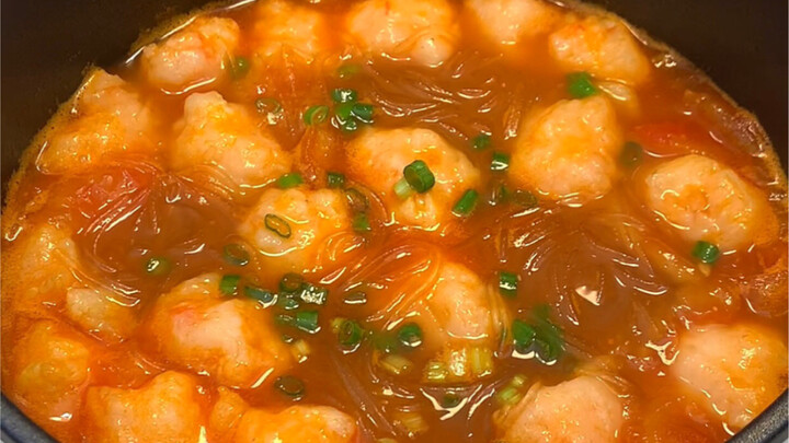 How Interns Can Quickly Grab a Meal After Work: Tomato Shrimp-Beef Slurry Vermicelli Soup
