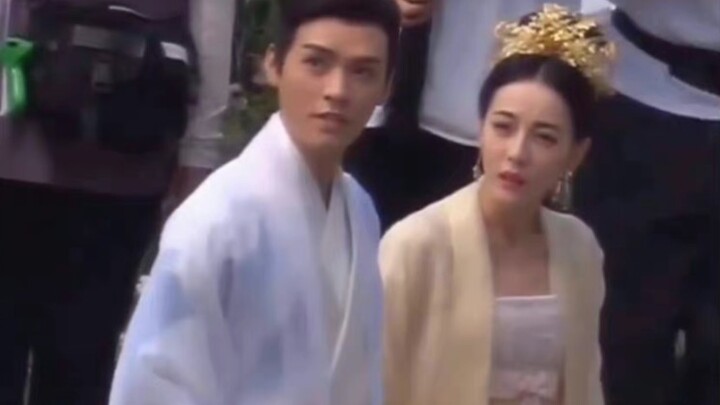 The latest Reuters of Gong Jun and Di Lieba's "The Legend of An Le", Prince Han Ye is wearing ink pa