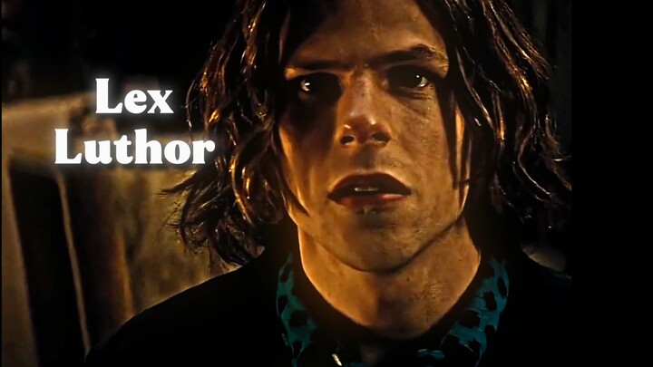 "الإله نفسه يتخذ مواقف، وهو لم يخلّصني أبدًا."