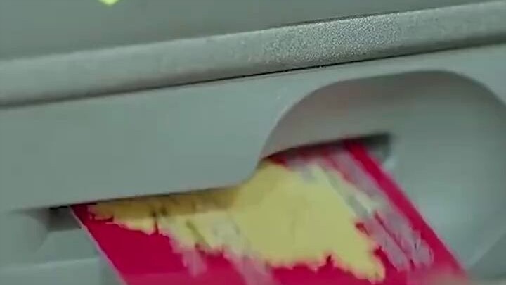 Brother Biao doesn’t care whether he withdraws the money or not; all he wants is to admire the balan