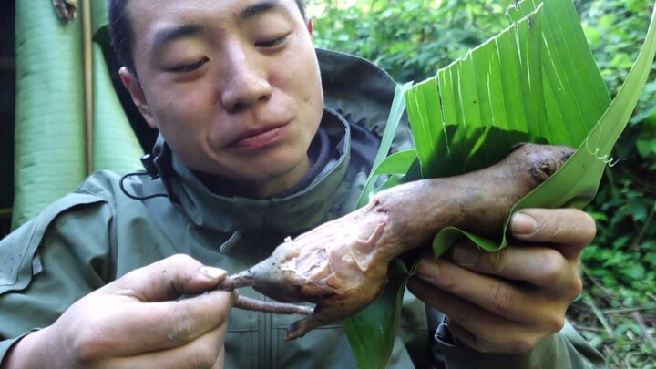 The final in surviving the wild, Xiao Lin ate two rats for one meal