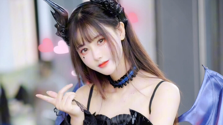 Ma mỵ thể hiện tại nhân gian, mặc thế này đã ra ngoài rồi