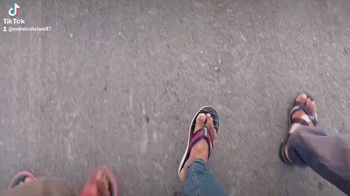 আজ আর কারো পথের ঠিক নেই