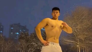 看着呆呆的，很好骗